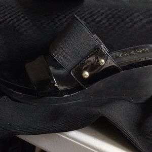 Woman sandals wedge heel by Ralph Lauren patten leather elastic strap 5.5B blk